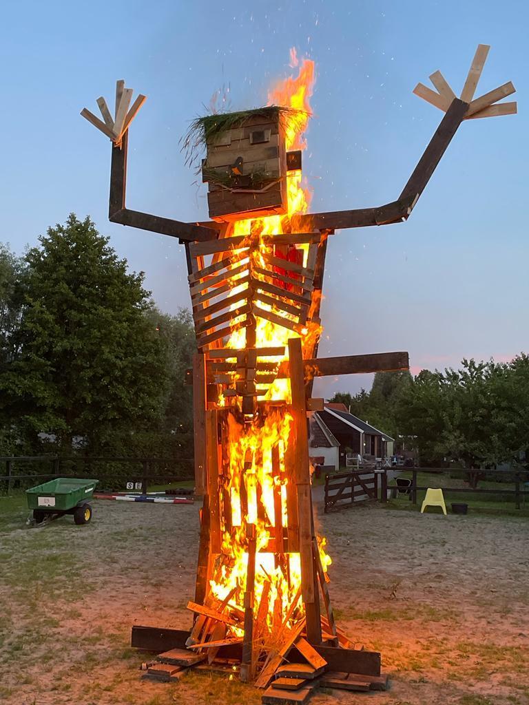 Brandende_man._geheel.jpg
